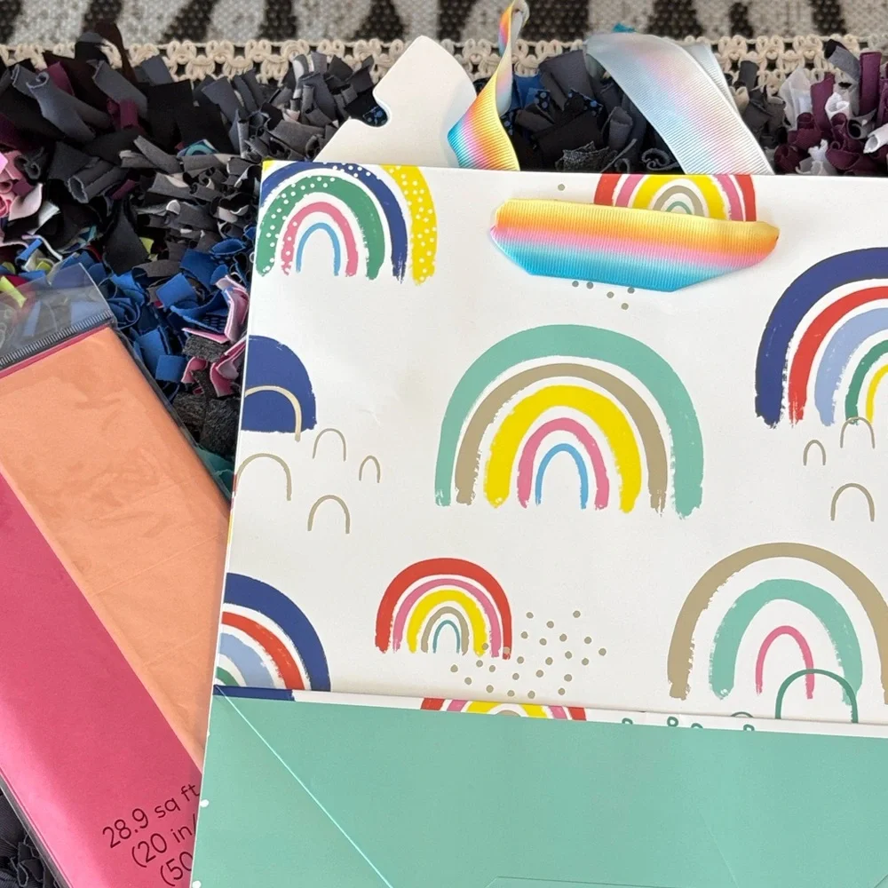 🆕Papyrus Rainbow Gift Bag And Tissue Paper Bundle